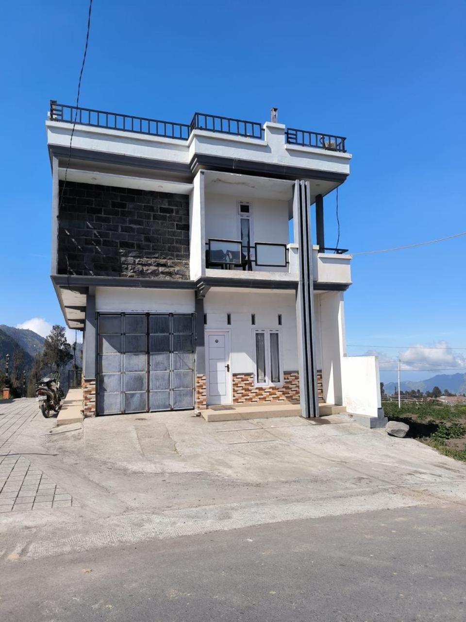 Bromo Semesta Guesthouse プロボリンゴ エクステリア 写真
